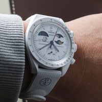 Swatch Mission to Earthphase- Moonshine Gold "Cold Moon" Snoopy SO33W701L