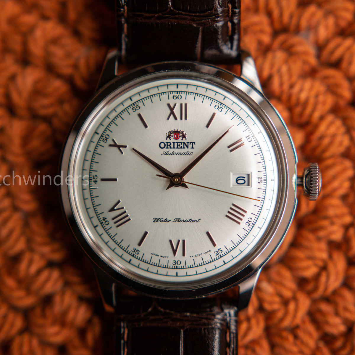 Orient 2nd-Gen Automatic White Dial / Golden Needles FAC00008W0