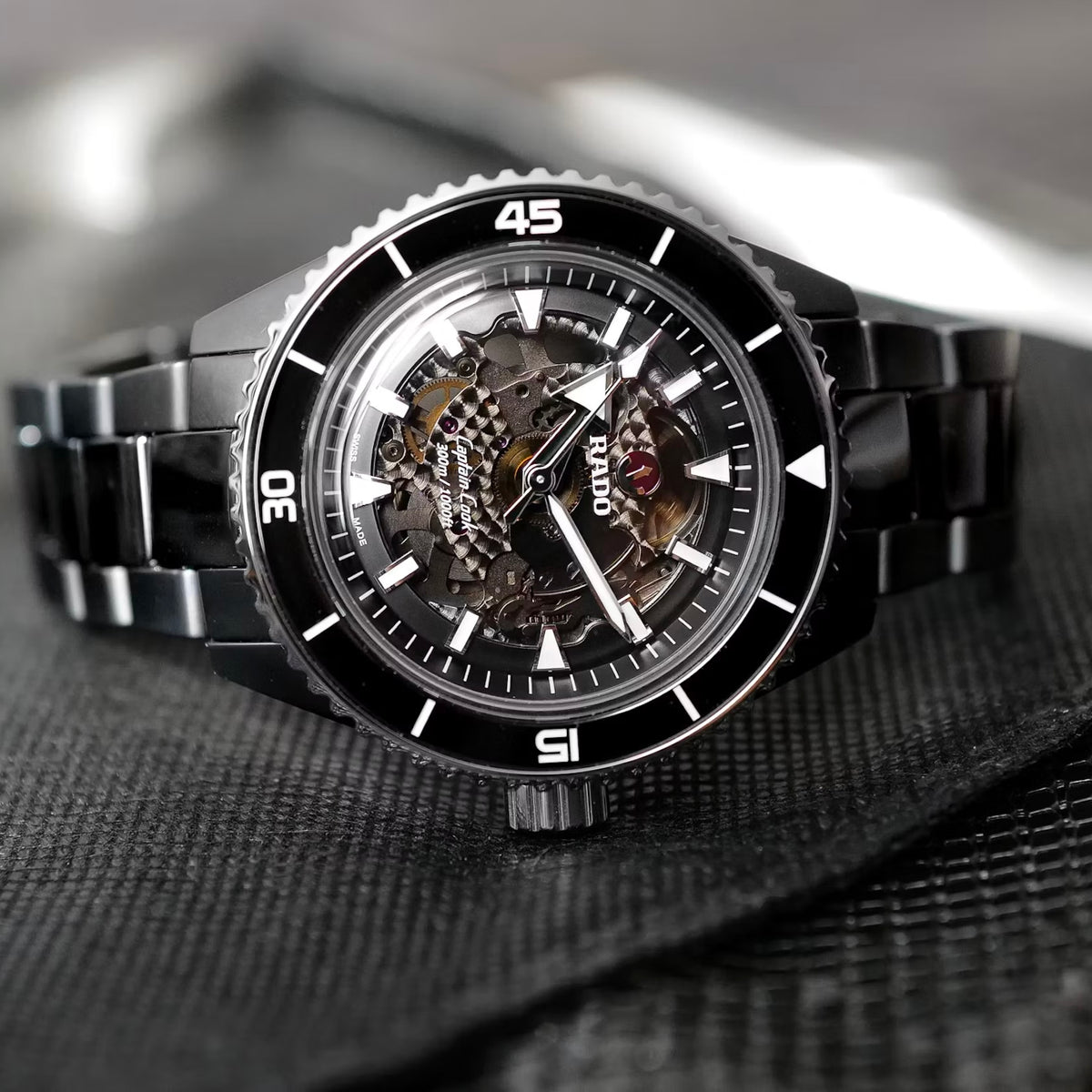 Rado Captain Cook High-Tech Ceramic Automatic R32127152