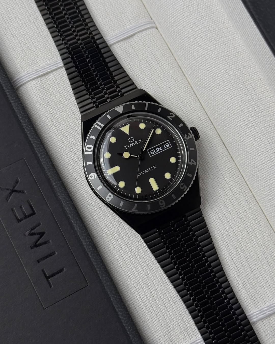 Timex - Q Timex Reissue TW2U61600 All Black PVD